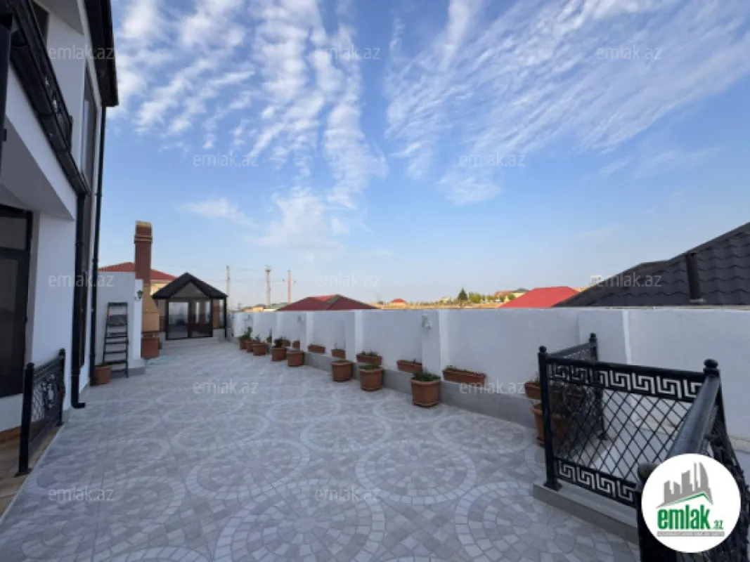 Satılır 9 otaqlı həyət evi 550 m²