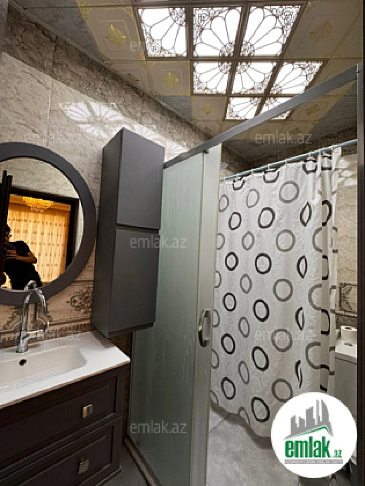 Satılır 9 otaqlı həyət evi 550 m²