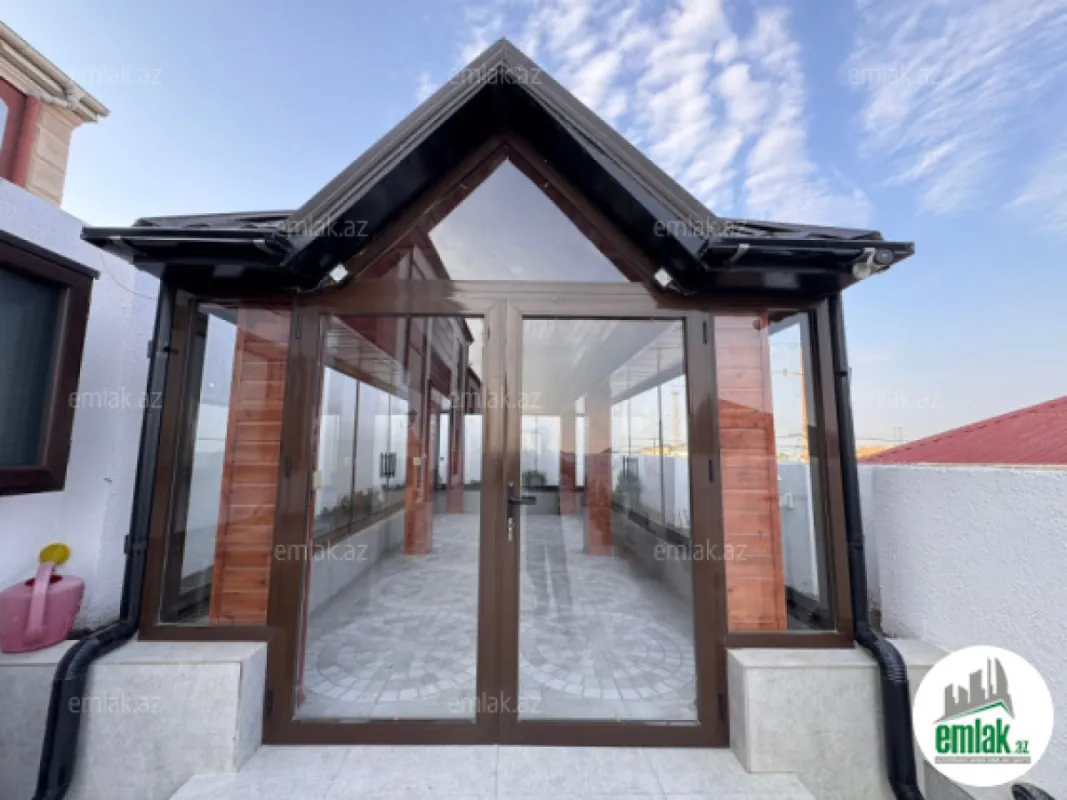 Satılır 9 otaqlı həyət evi 550 m²