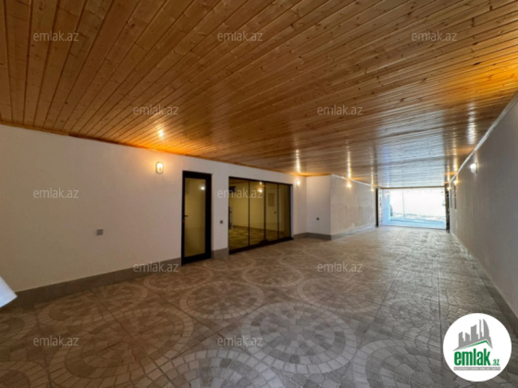 Satılır 9 otaqlı həyət evi 550 m²
