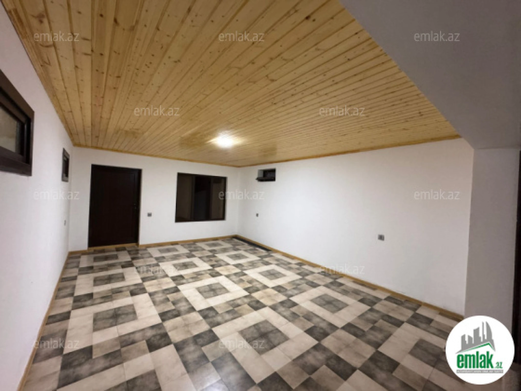 Satılır 9 otaqlı həyət evi 550 m²
