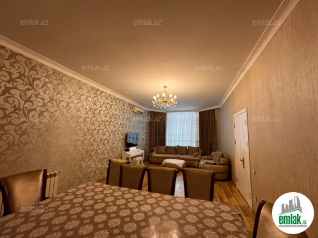 Satılır 9 otaqlı həyət evi 550 m²