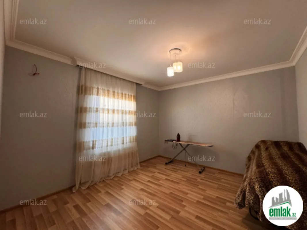 Satılır 9 otaqlı həyət evi 550 m²