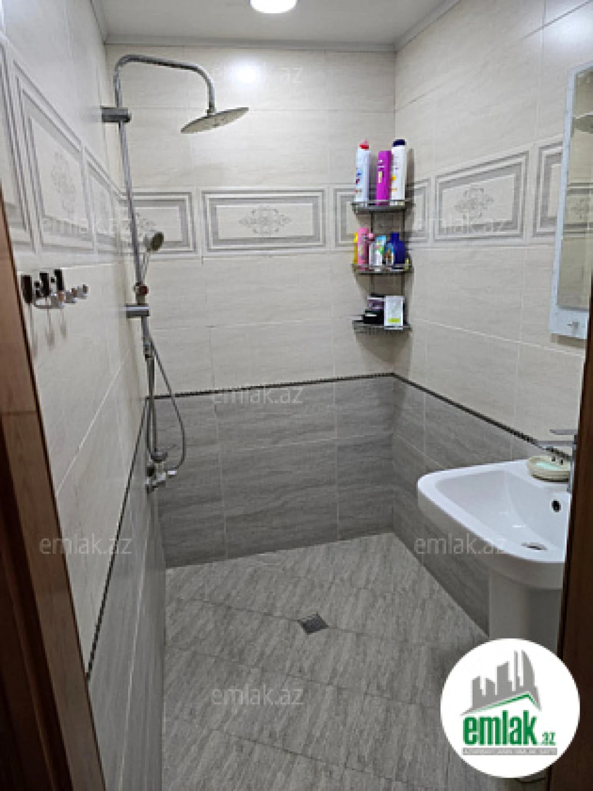 Satılır 3 otaqlı köhnə tikili 90 m²