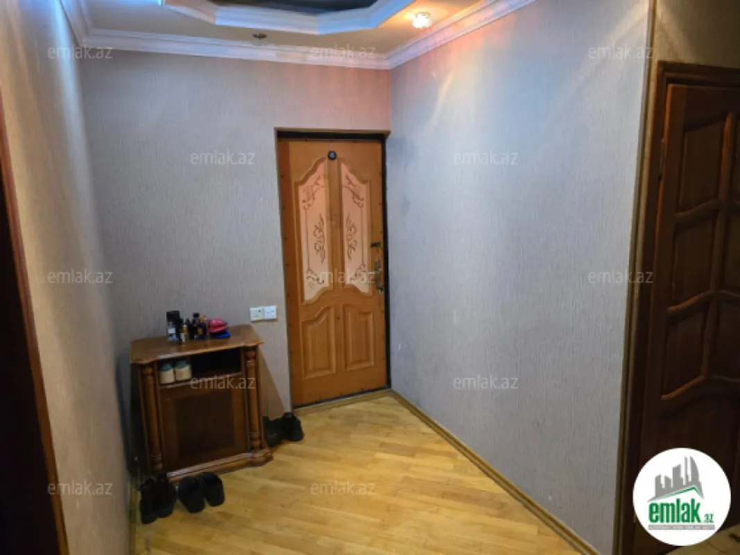 Satılır 3 otaqlı köhnə tikili 90 m²