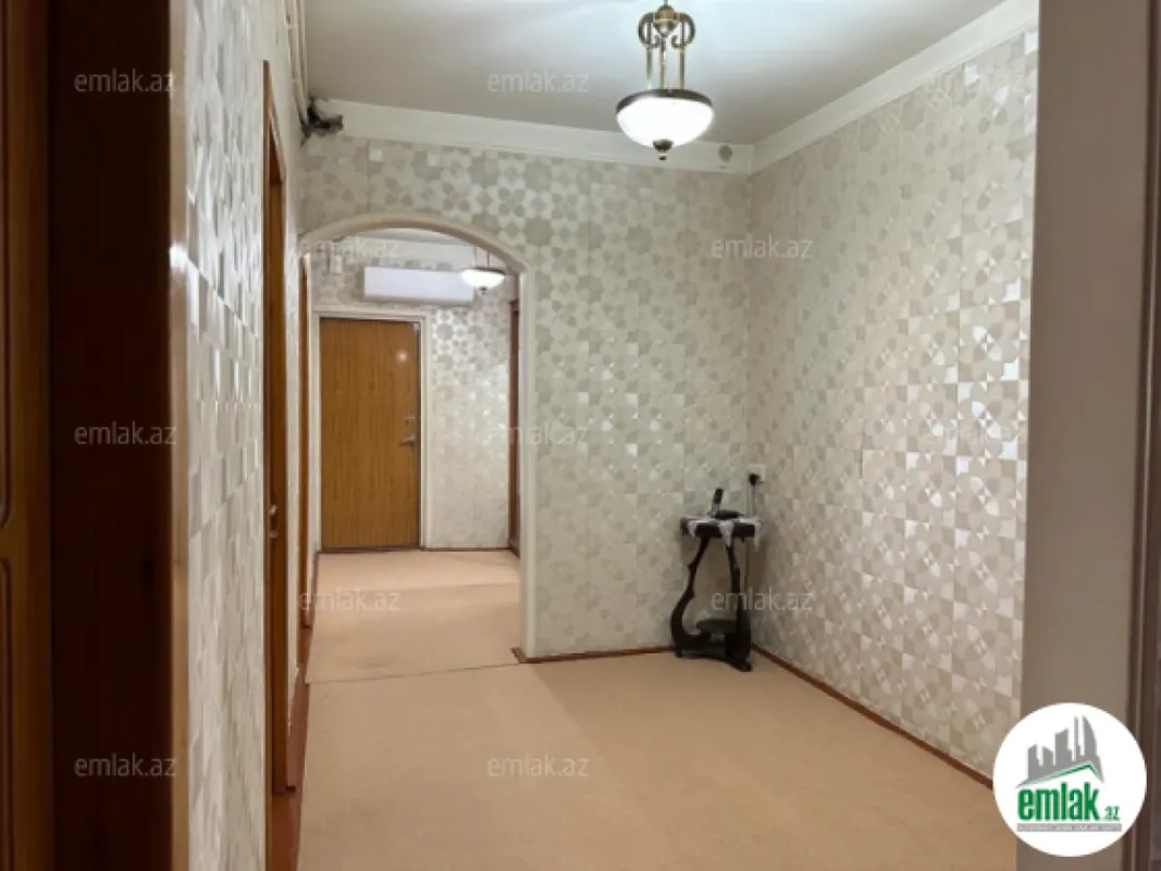 Satılır 5 otaqlı köhnə tikili 110 m²