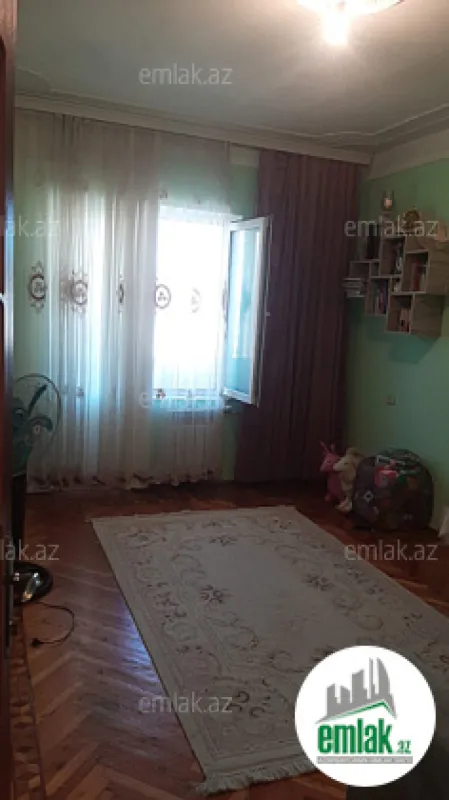 Satılır 2 otaqlı köhnə tikili 65 m²