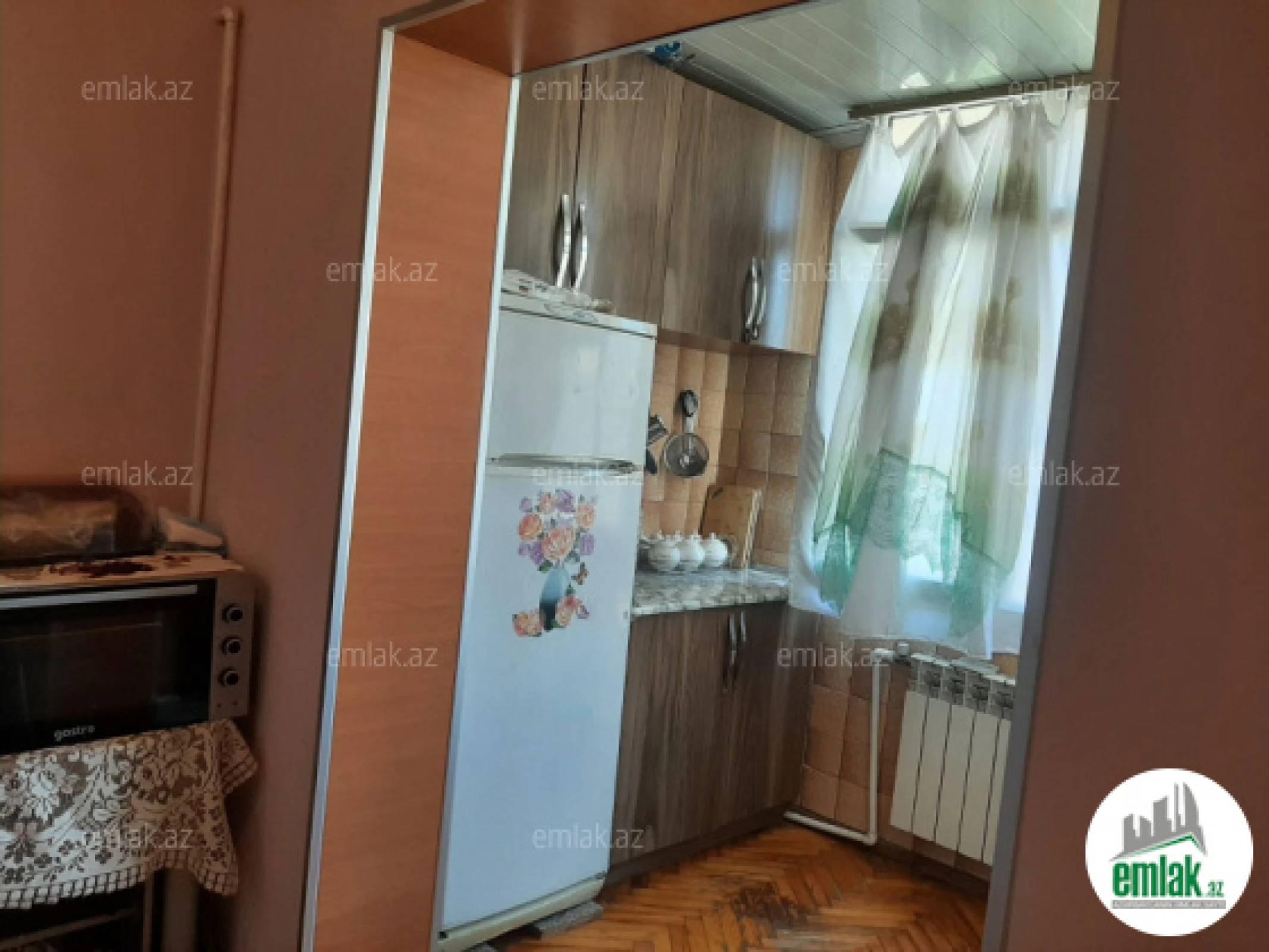 Satılır 2 otaqlı köhnə tikili 65 m²