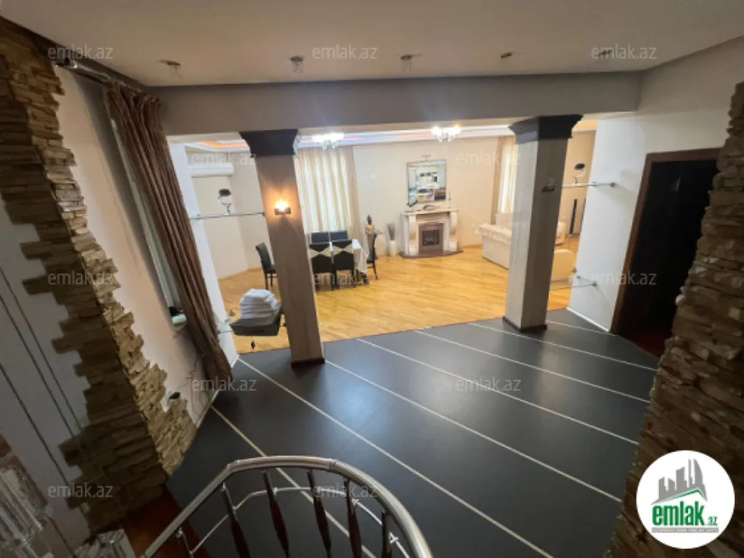 Satılır 7 otaqlı həyət evi 500 m²