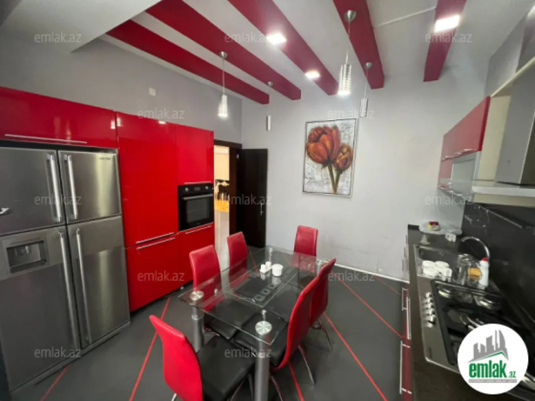 Satılır 7 otaqlı həyət evi 500 m²