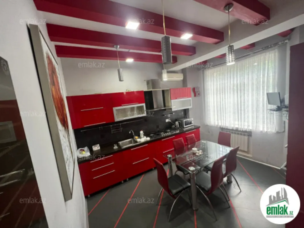Satılır 7 otaqlı həyət evi 500 m²