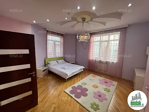 Satılır 7 otaqlı həyət evi 500 m²