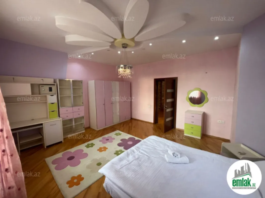 Satılır 7 otaqlı həyət evi 500 m²