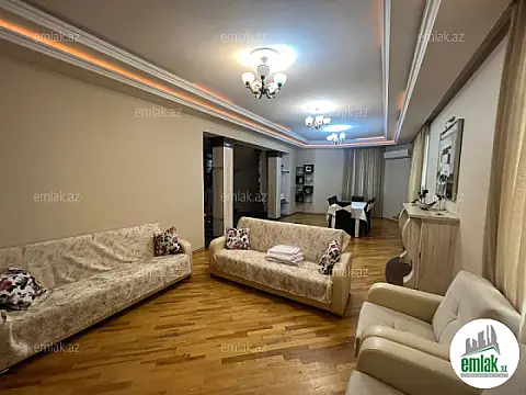 Satılır 7 otaqlı həyət evi 500 m²