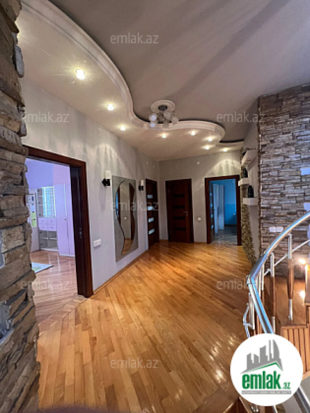 Satılır 7 otaqlı həyət evi 500 m²