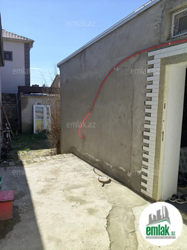 Satılır 5 otaqlı həyət evi 300 m²