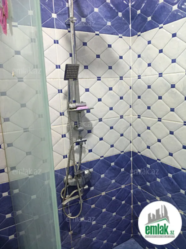 Satılır 5 otaqlı həyət evi 300 m²