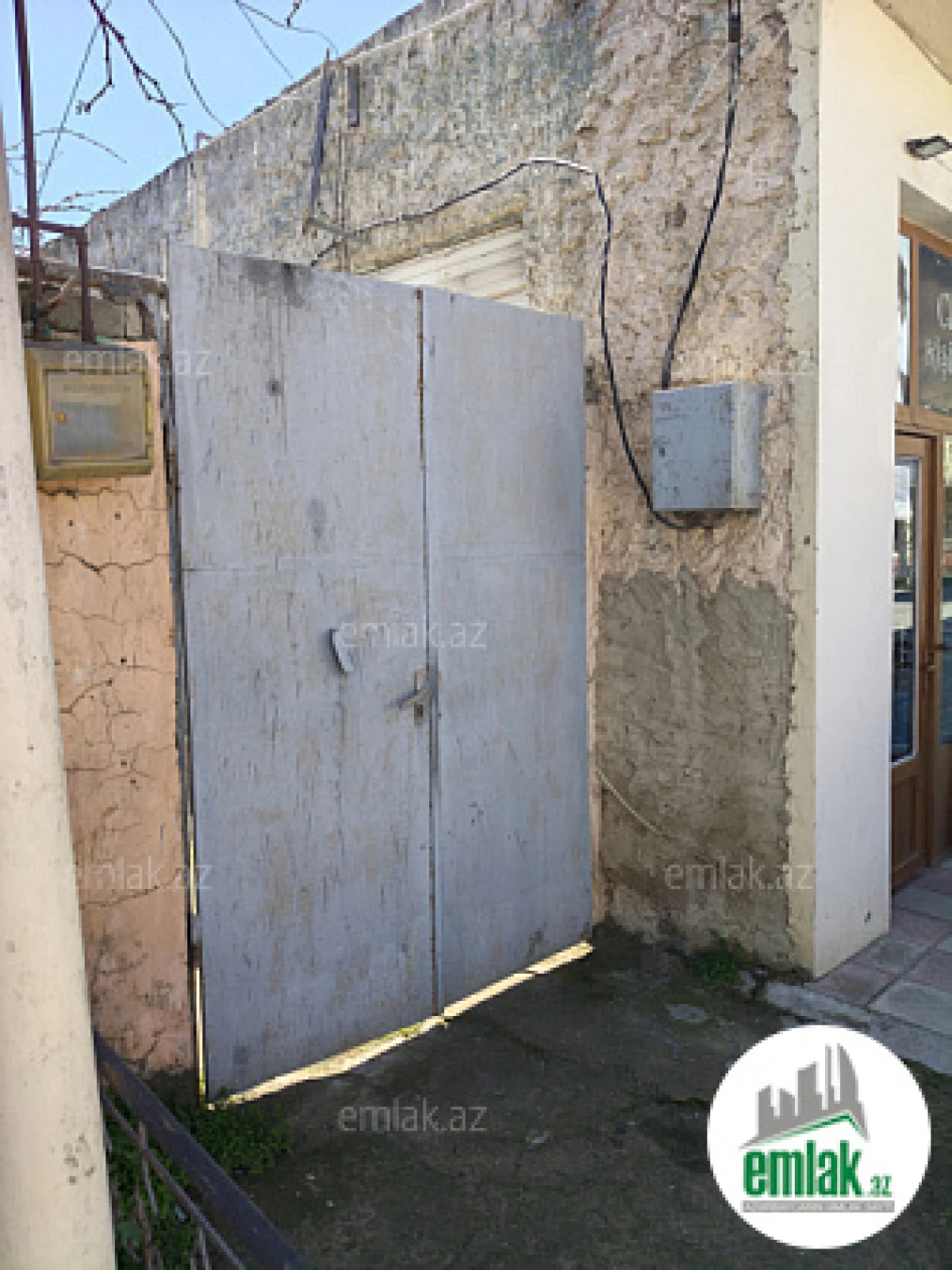 Satılır 5 otaqlı həyət evi 300 m²