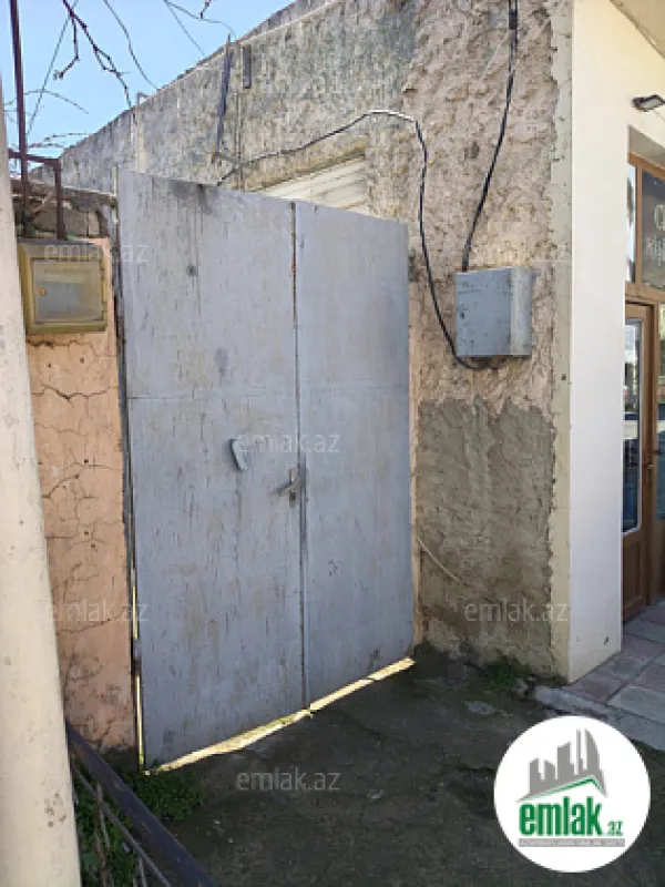 Satılır 5 otaqlı həyət evi 300 m²