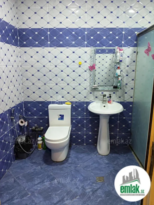 Satılır 5 otaqlı həyət evi 300 m²