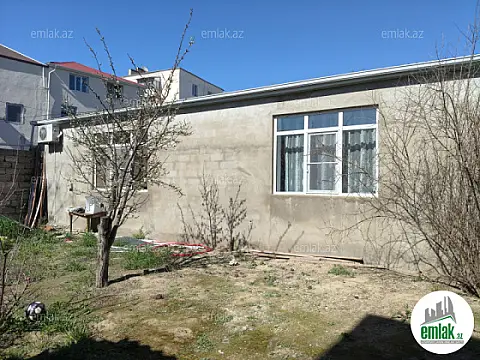 Satılır 5 otaqlı həyət evi 300 m²