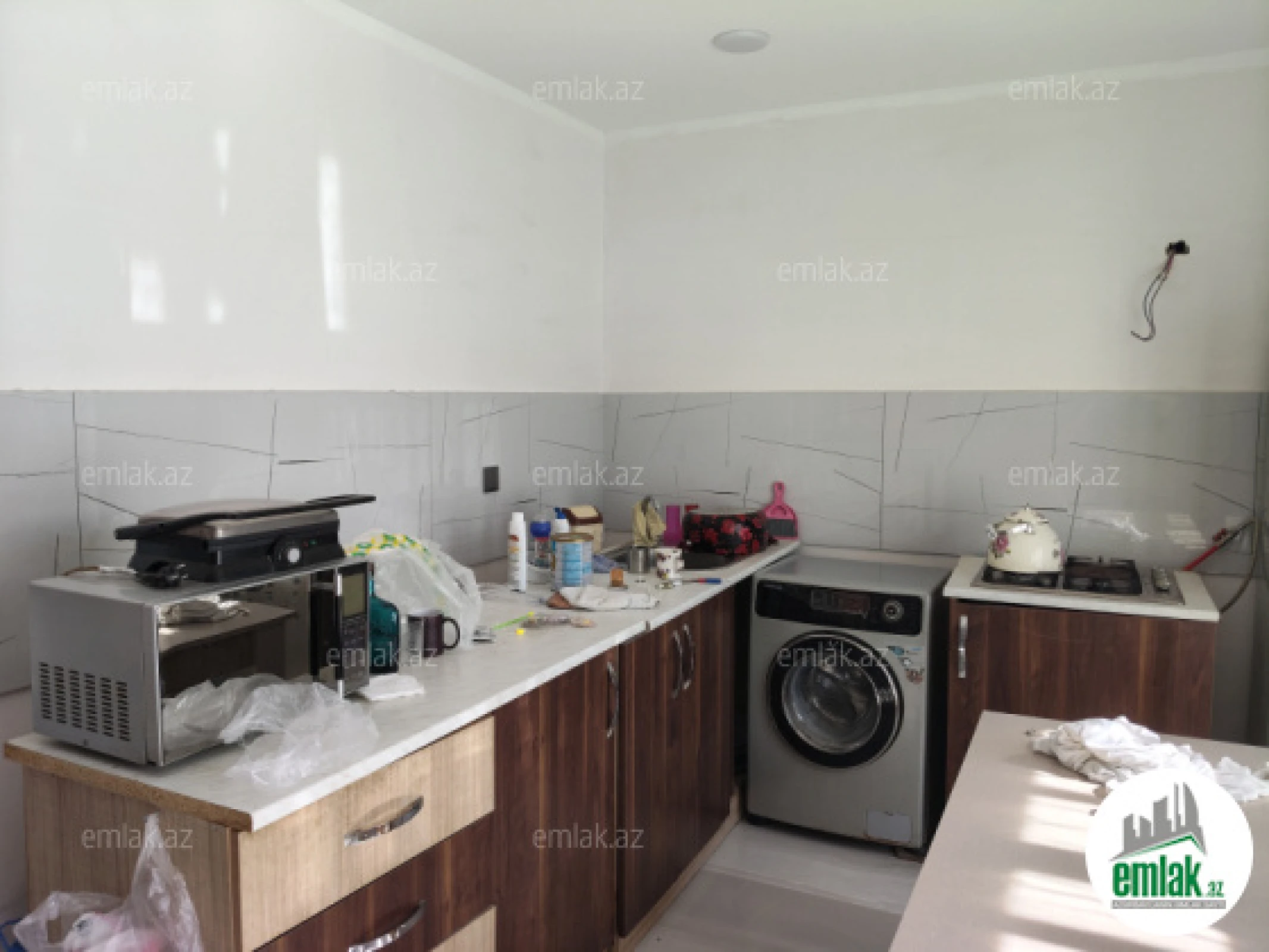 Satılır 5 otaqlı həyət evi 300 m²