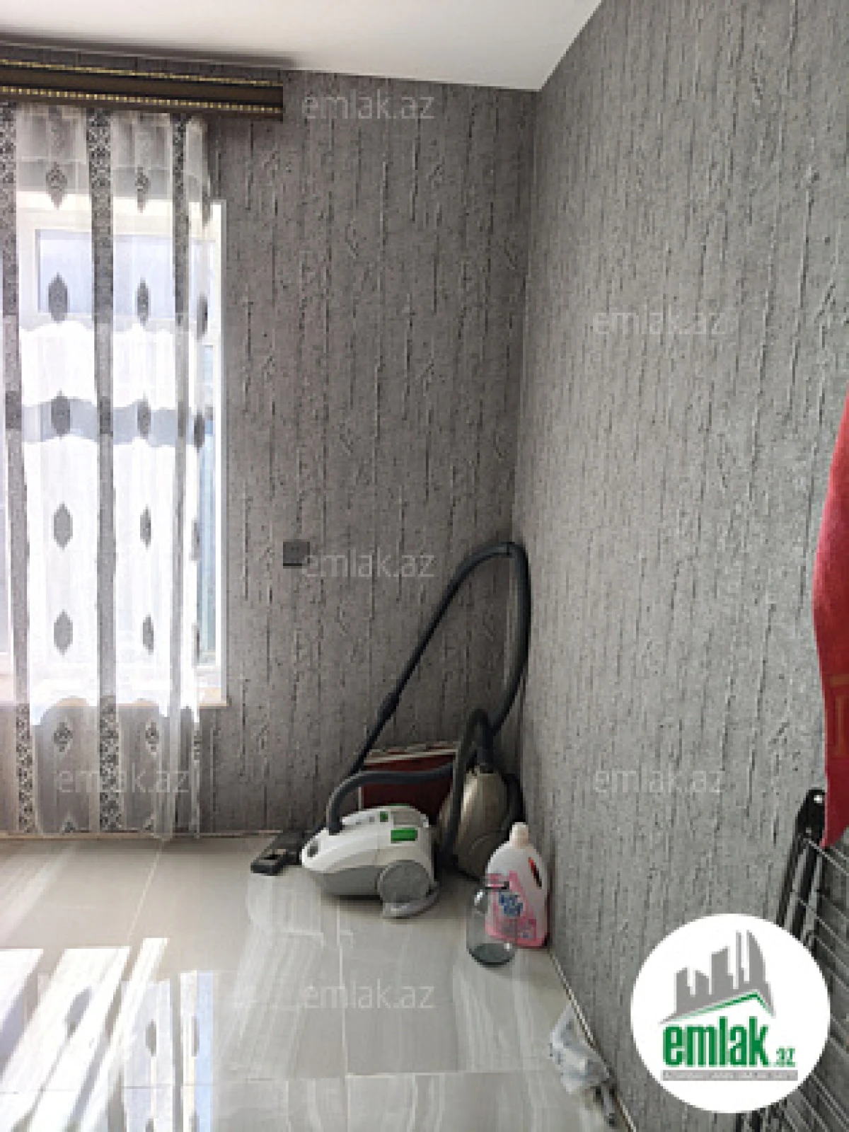 Satılır 5 otaqlı həyət evi 300 m²