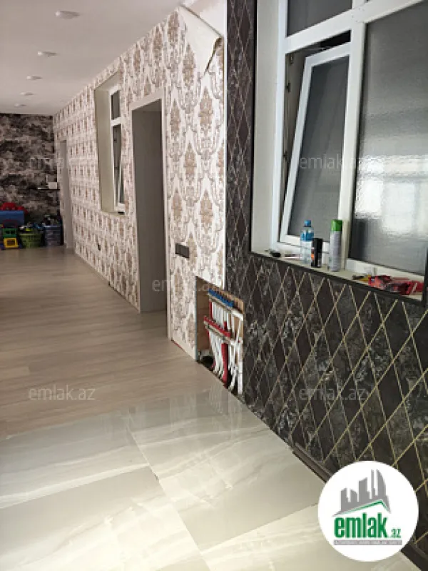 Satılır 5 otaqlı həyət evi 300 m²