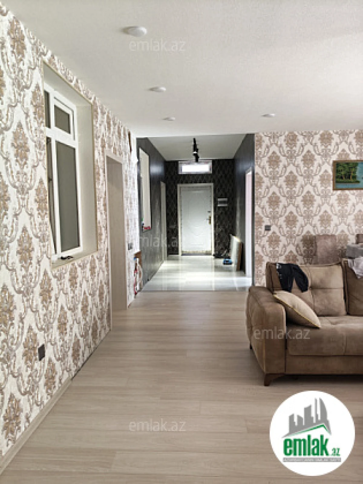 Satılır 5 otaqlı həyət evi 300 m²