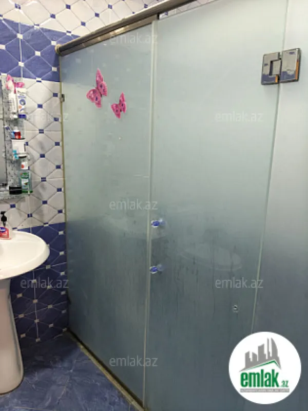 Satılır 5 otaqlı həyət evi 300 m²