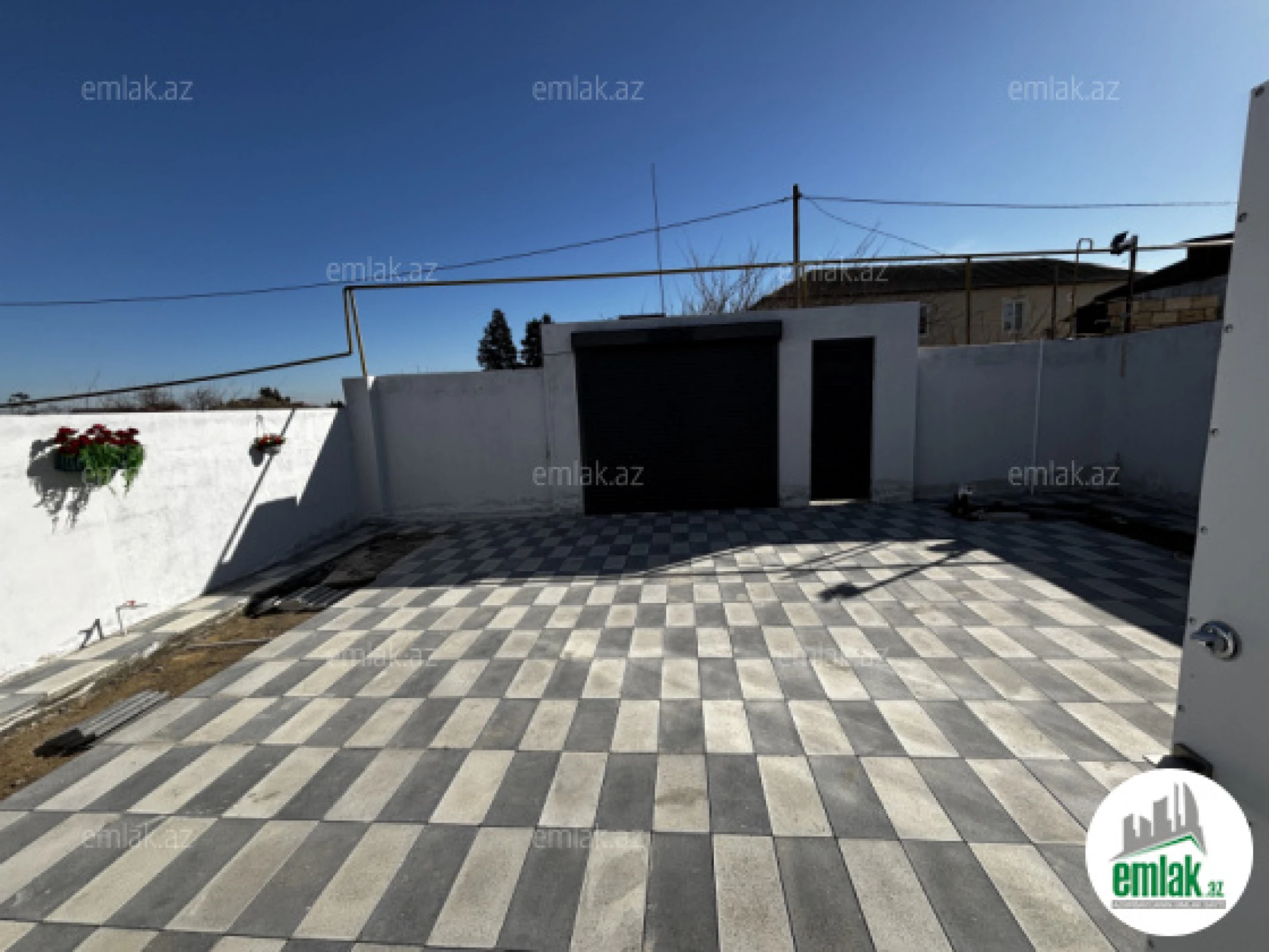 Satılır 3 otaqlı mənzil 101 m²