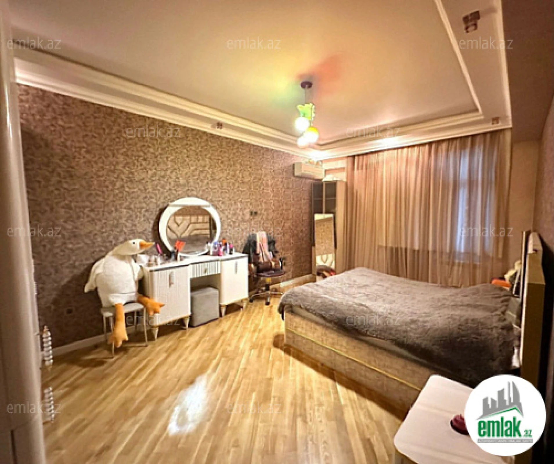 Satılır 3 otaqlı yeni tikili 140 m²