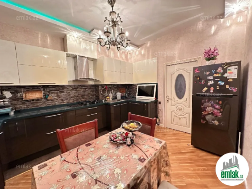 Satılır 3 otaqlı yeni tikili 140 m²