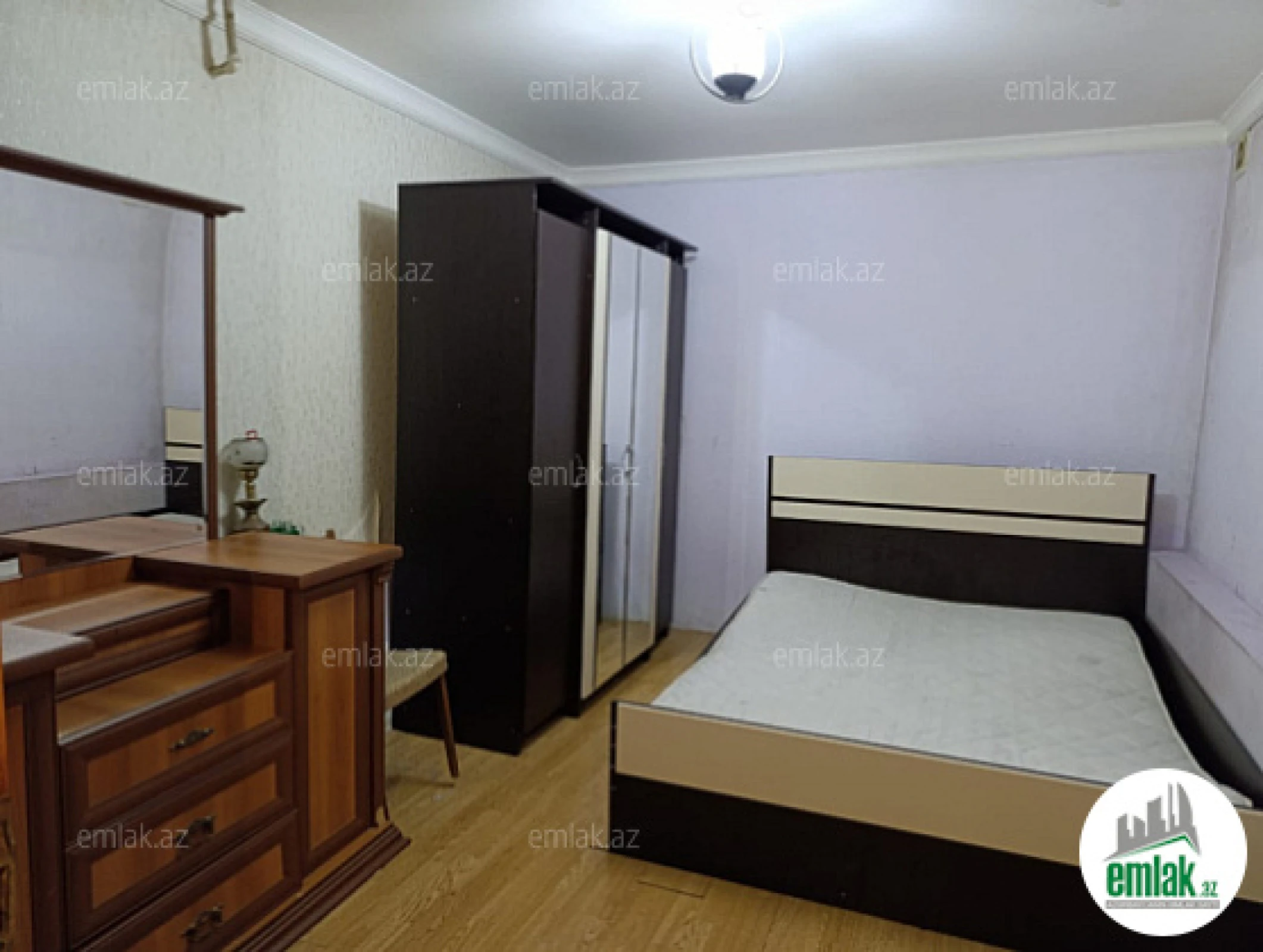 Satılır 3 otaqlı ofis 60 m²