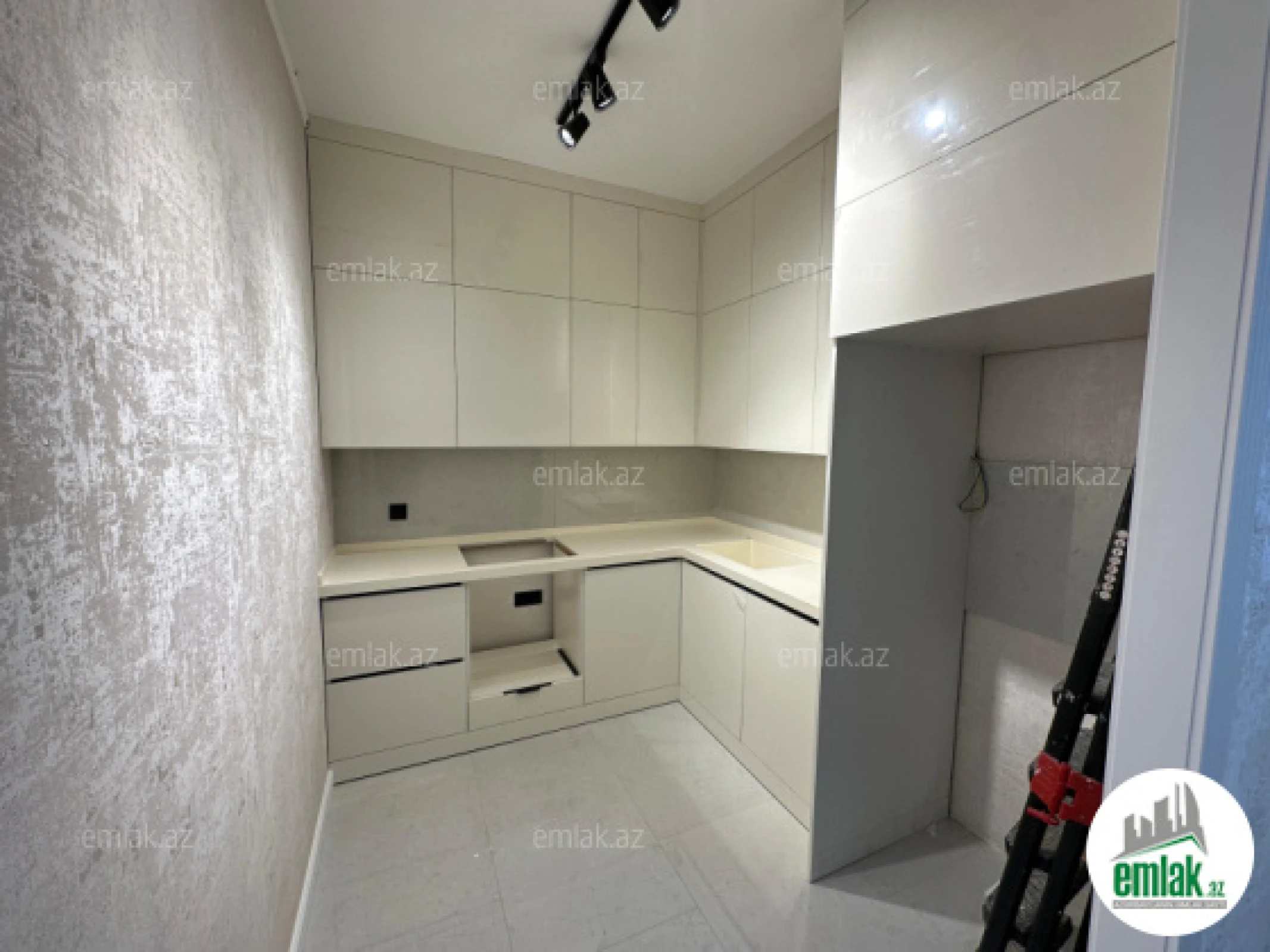 Satılır 2 otaqlı yeni tikili 65 m²