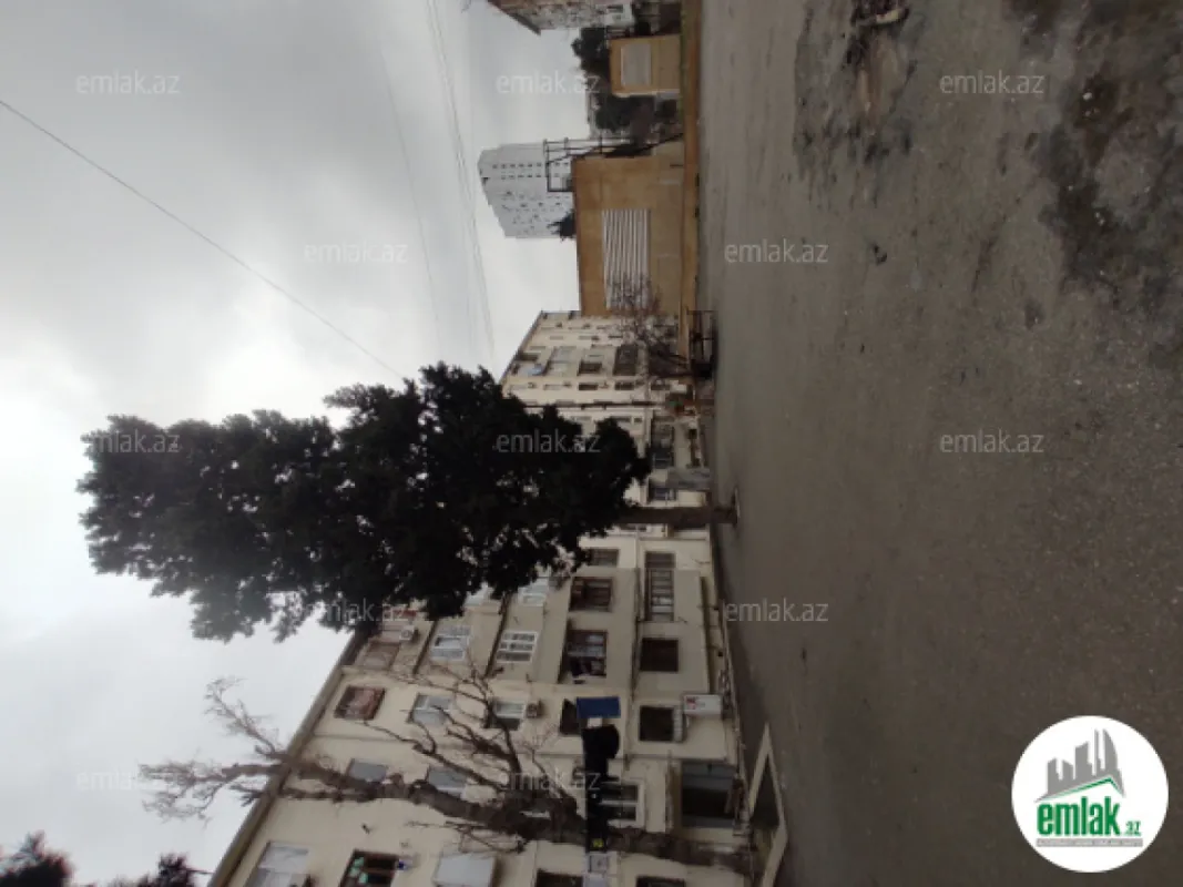 Satılır 3 otaqlı köhnə tikili 75 m²