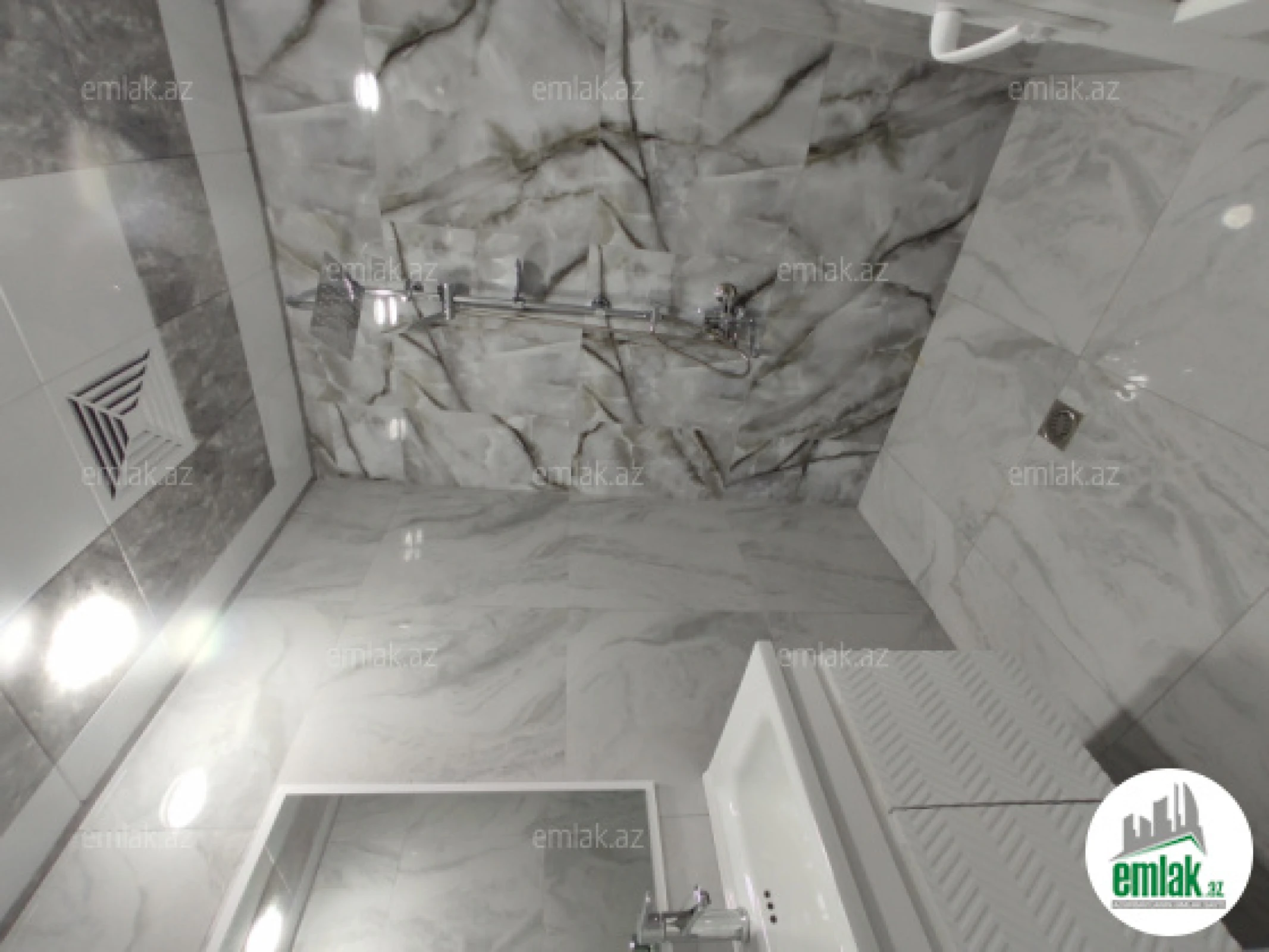 Satılır 3 otaqlı köhnə tikili 75 m²