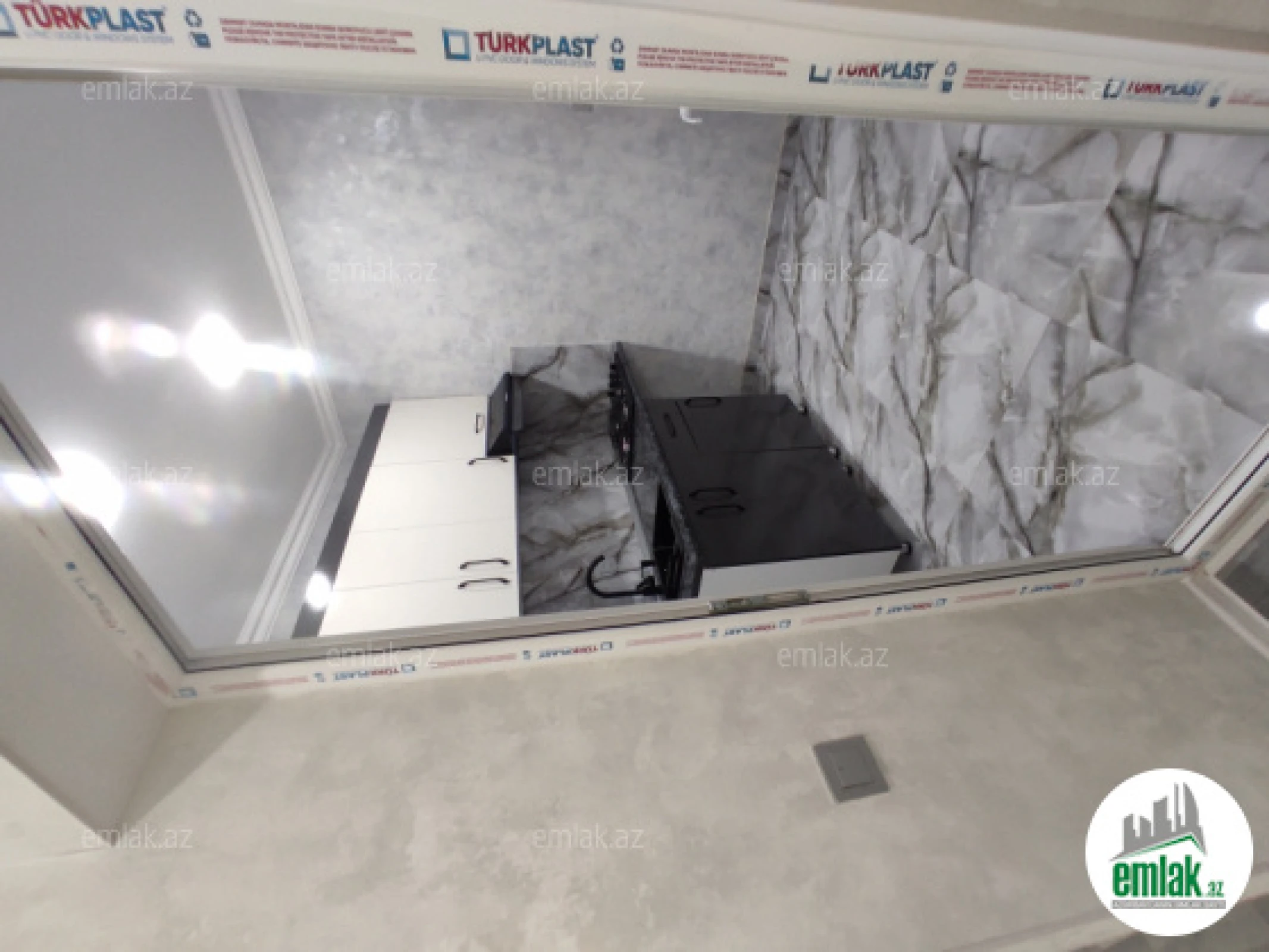 Satılır 3 otaqlı köhnə tikili 75 m²