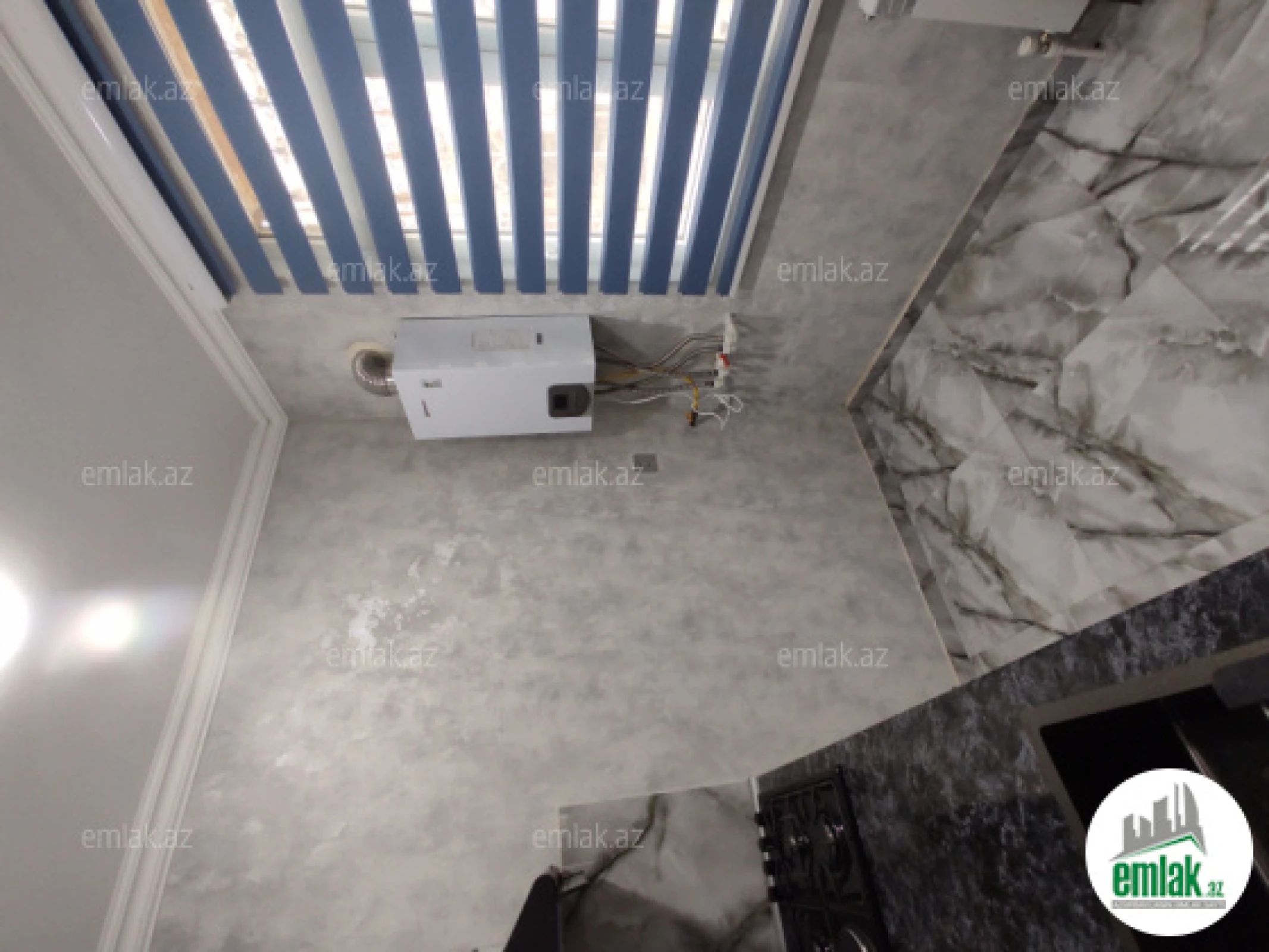 Satılır 3 otaqlı köhnə tikili 75 m²