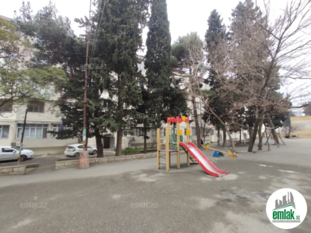 Satılır 3 otaqlı köhnə tikili 75 m²