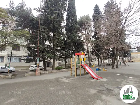 Satılır 3 otaqlı köhnə tikili 75 m²