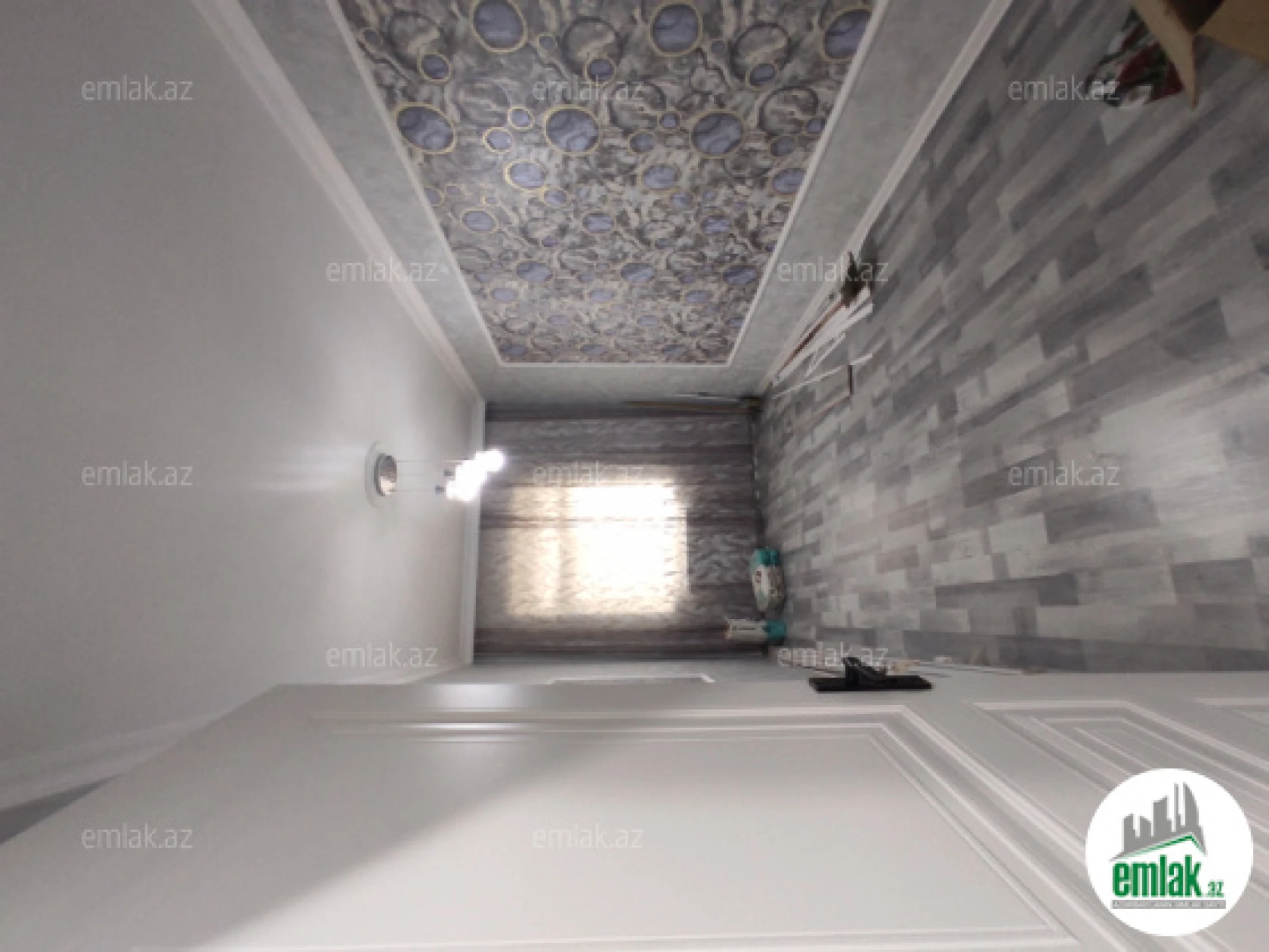 Satılır 3 otaqlı köhnə tikili 75 m²