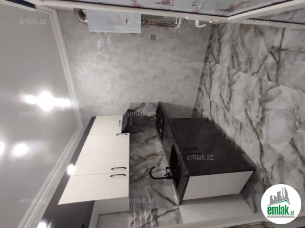 Satılır 3 otaqlı köhnə tikili 75 m²