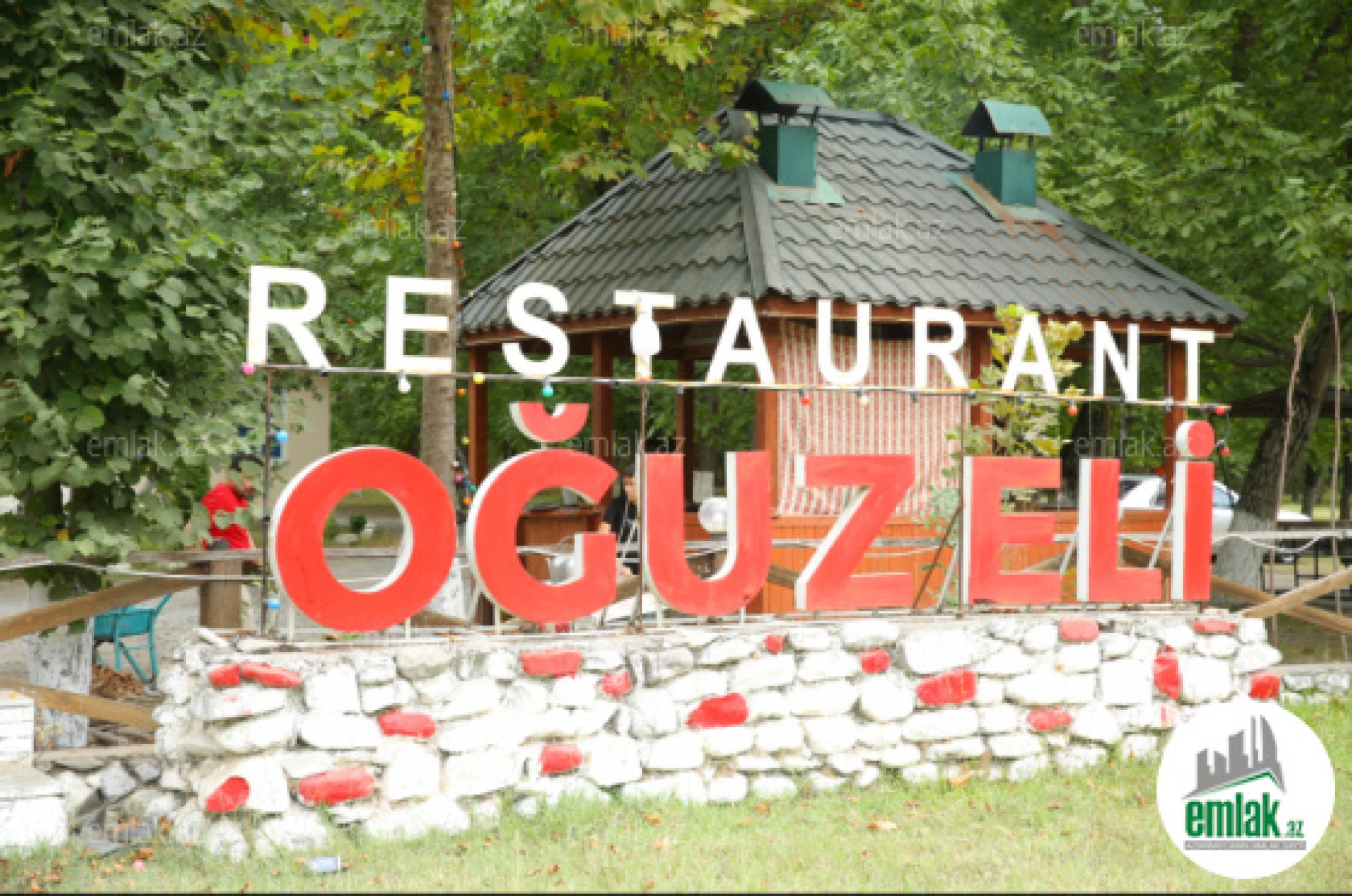 Satılır 8 otaqlı obyekt 500 m²