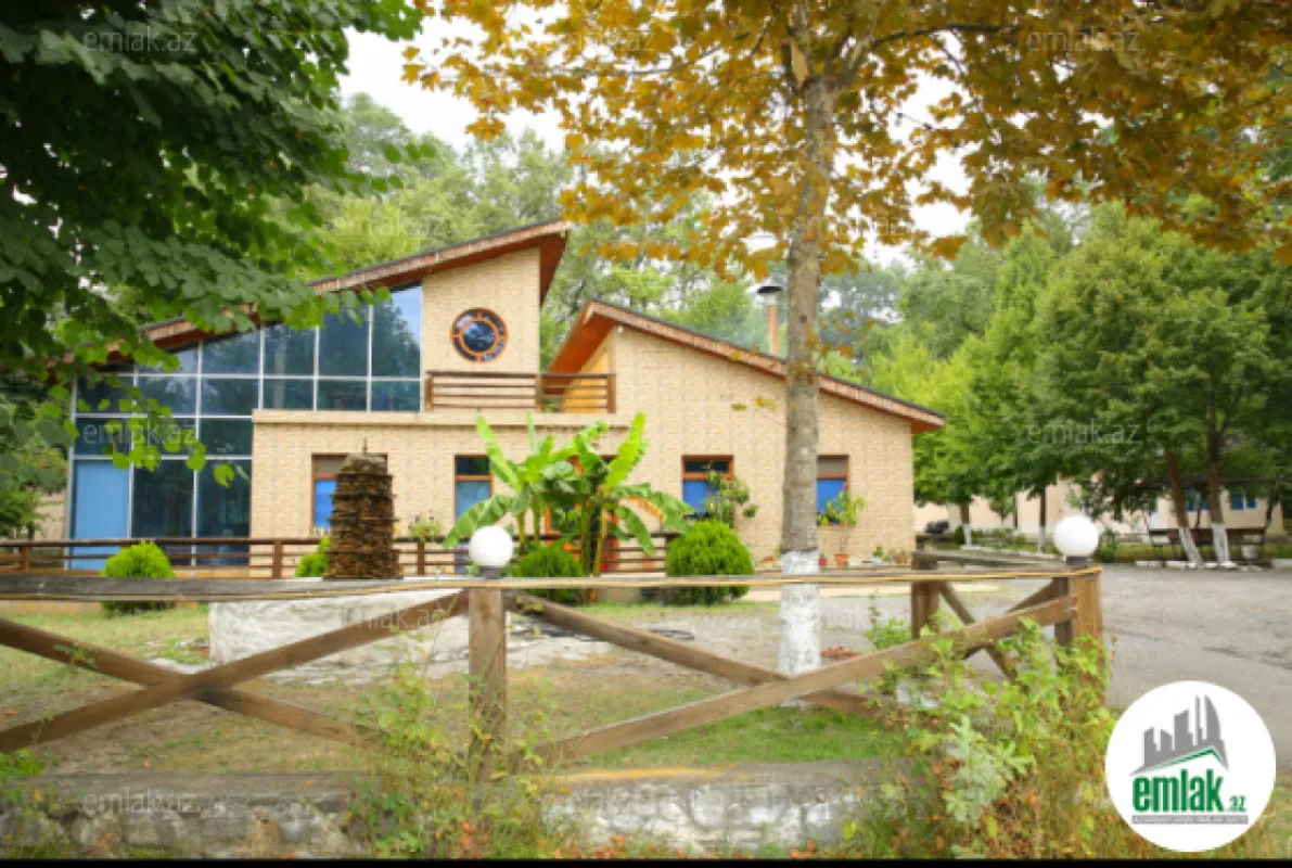 Satılır 8 otaqlı obyekt 500 m²