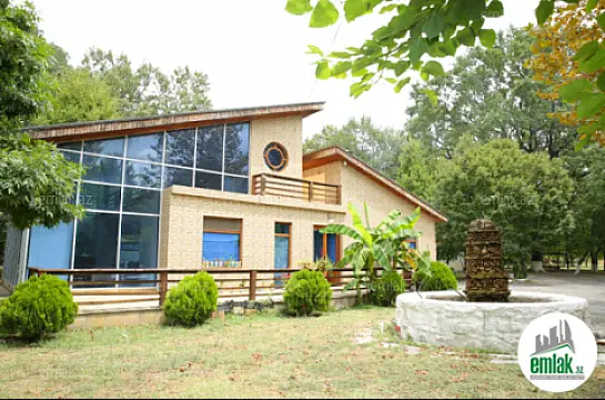 Satılır 8 otaqlı obyekt 500 m²