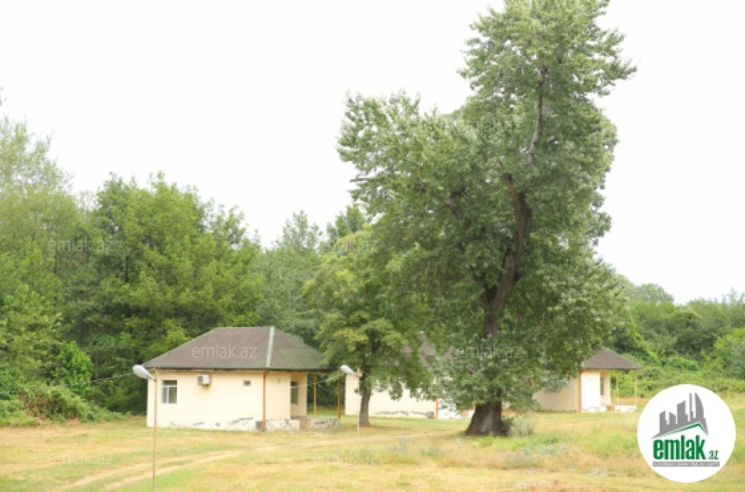 Satılır 8 otaqlı obyekt 500 m²