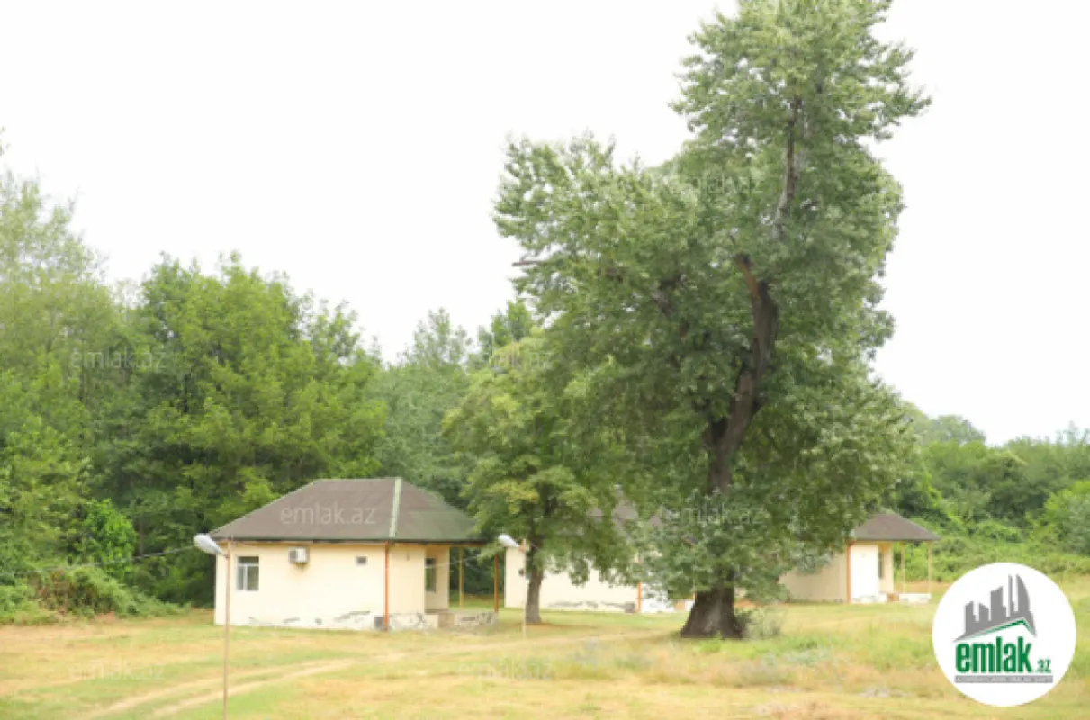 Satılır 8 otaqlı obyekt 500 m²