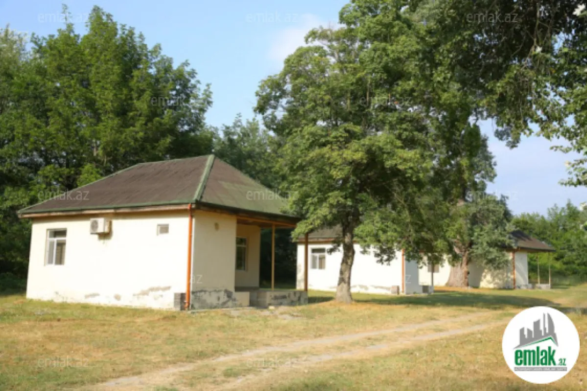 Satılır 8 otaqlı obyekt 500 m²