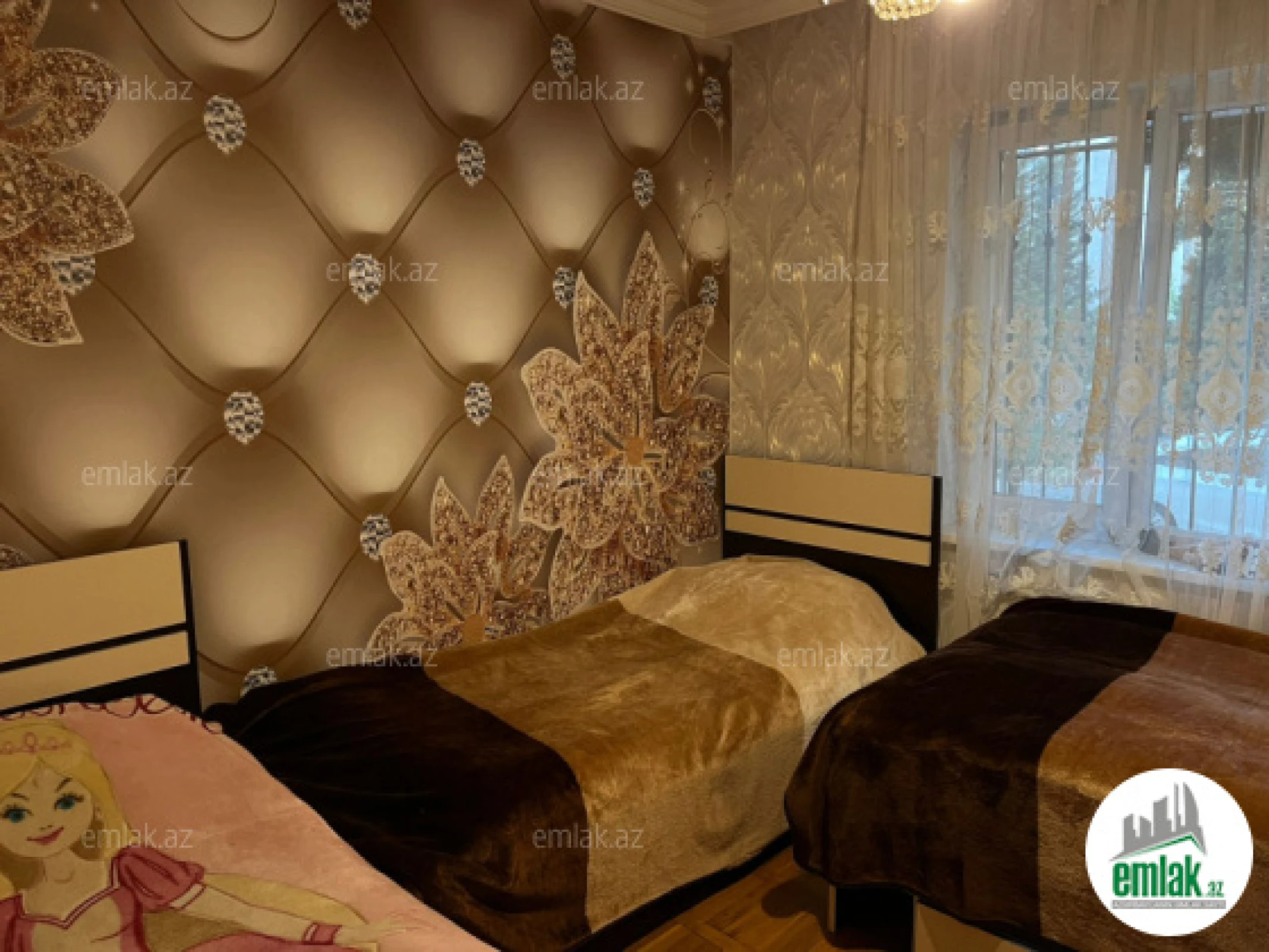 Satılır 3 otaqlı köhnə tikili 90 m²